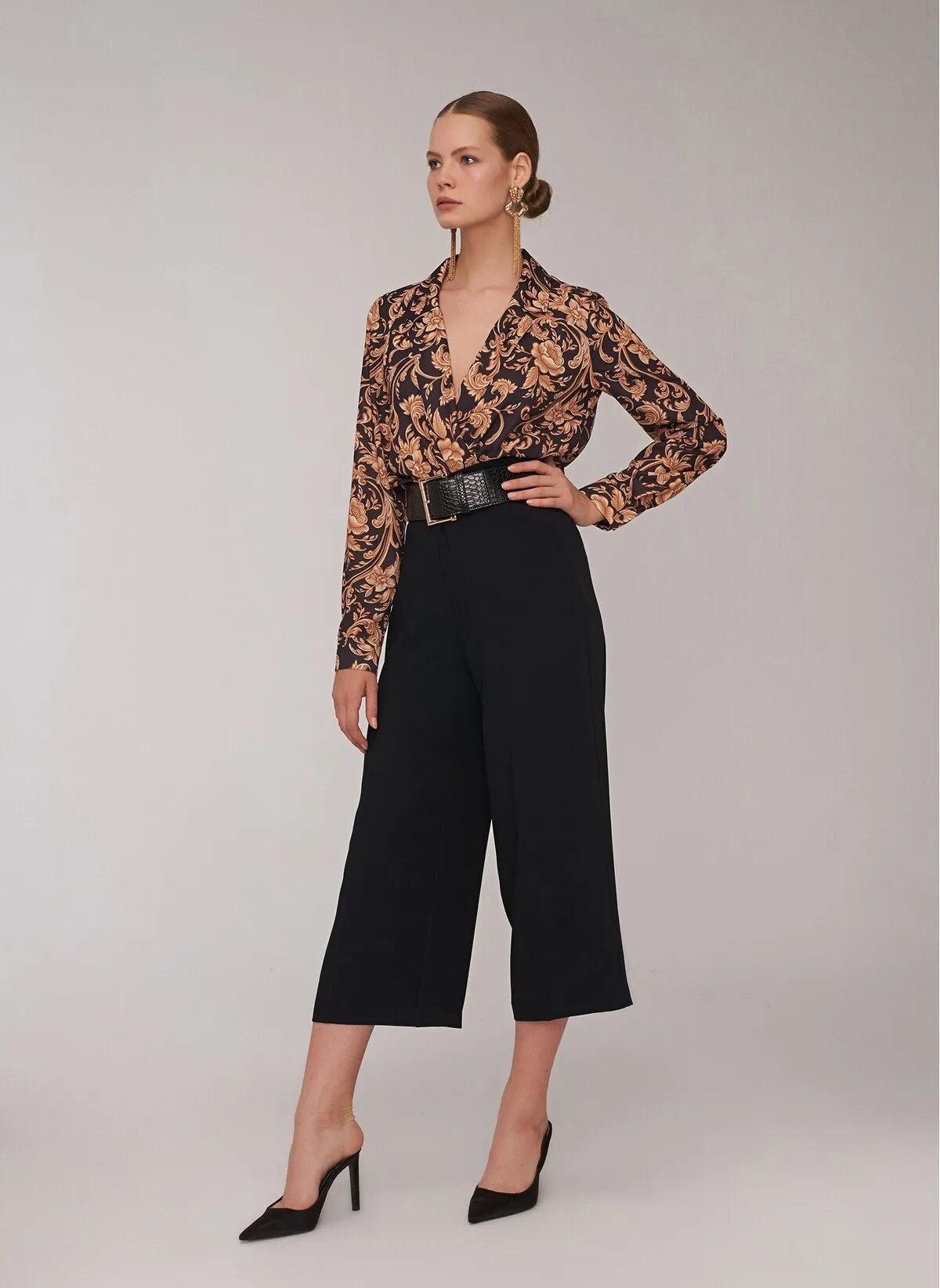 13750 Black Culottes Pants