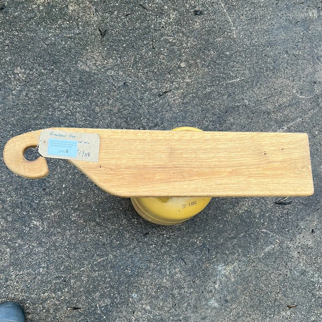 Large serving board with crook handle made from one piece of oak. Oiled. 4204 2967